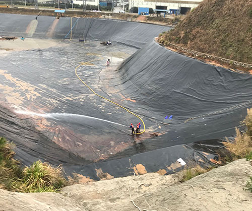 土默特左废水池清理