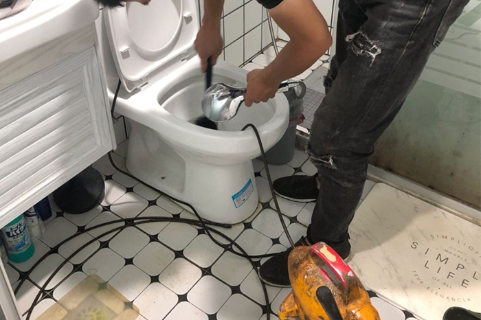 土默特左马桶堵塞自己疏通还是找师傅?专业上门服务让你省时更省心